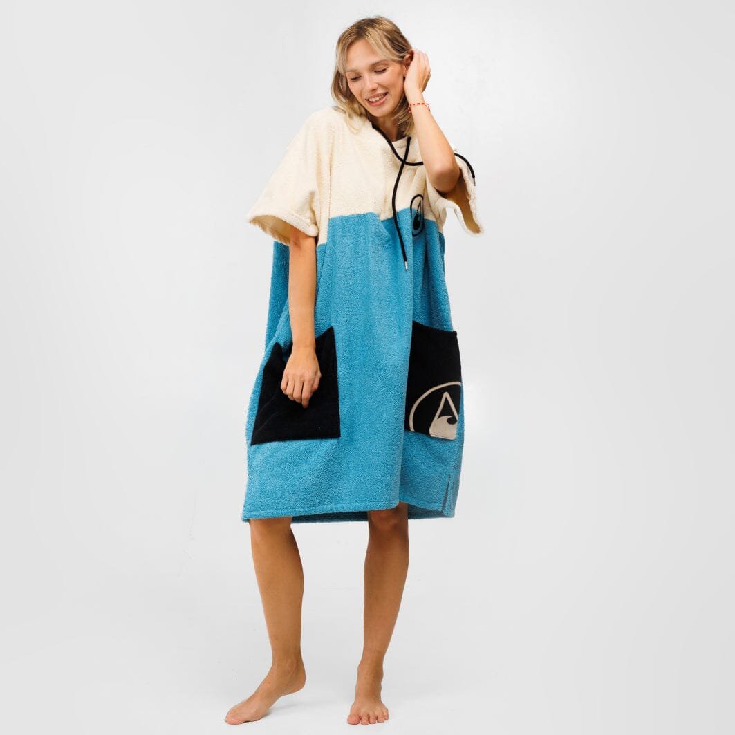 Frottee-Poncho Porto aus 100 % Baumwolle – außen Velours, innen saugstarkes Frottier