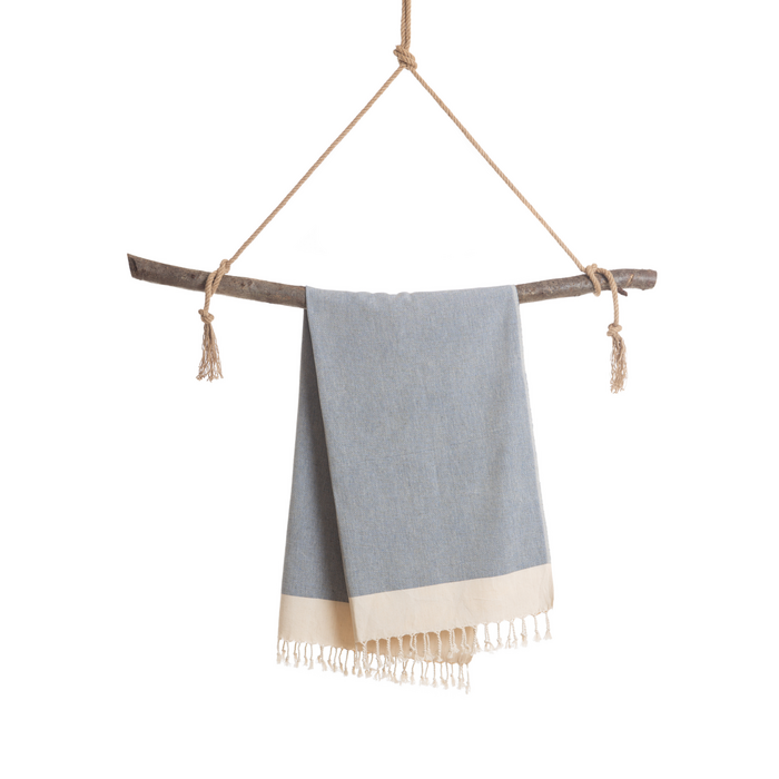 Rotes Hamamtuch Manolia von Samimi, weiches Baumwolltuch mit traditionellem Muster, ideal für Sauna und Strand.