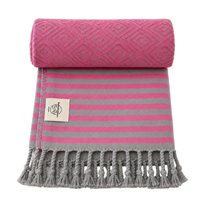 Hammamtuch MAHINA von BeachAndSteam, aus Baumwolle, Strand- und Saunatuch, mit buntem Muster und weicher Textur.