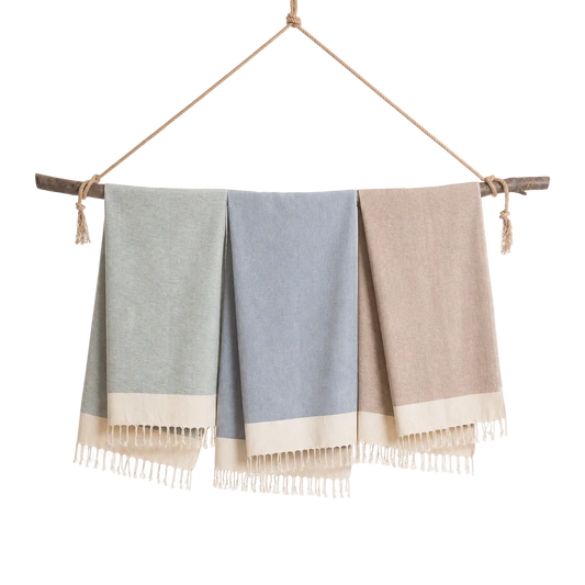 Weiches Hamamtuch Manolia von Samimi, farbenfrohes, leichtes Baumwolltuch mit traditionellen Mustern, ideal für Sauna und Strand.