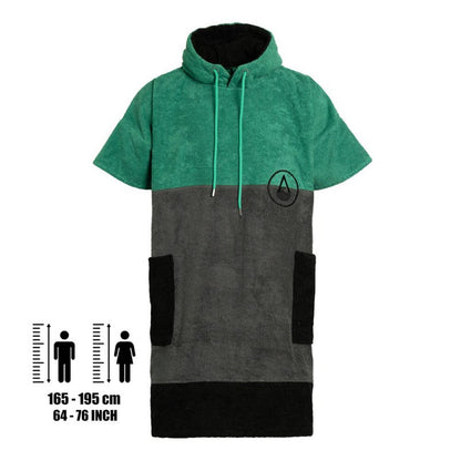 WAVE HAWAII Badeponcho MOVE aus weichem Stoff, zeigt das stilvolle, bequeme Design des Ponchos mit Hawaii-Motiv.