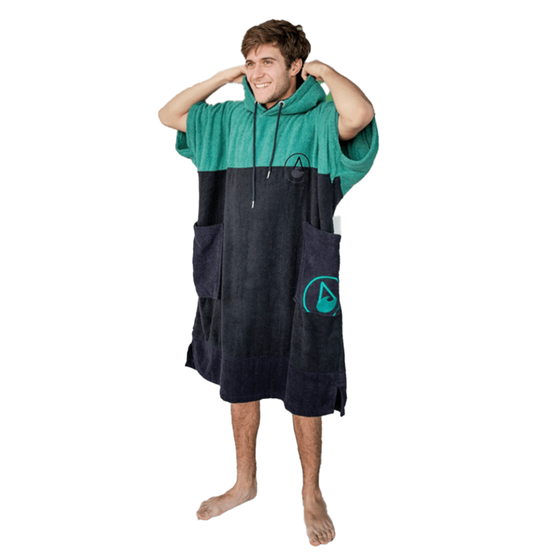 Badeponcho WAVE HAWAII MOVE aus weichem Stoff, mit Kapuze und buntem Hawaii-Design, für Strand und Sauna.