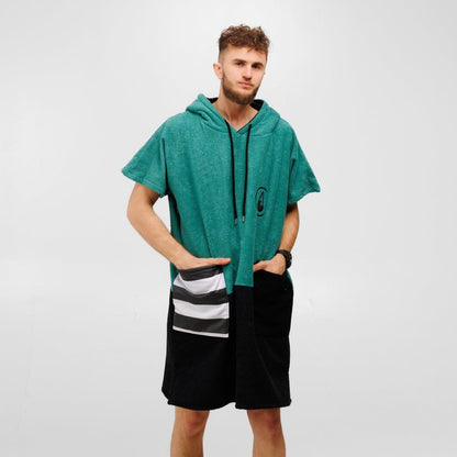 Badeponcho WAVE HAWAII FARO aus weichem Material mit buntem Hawaii-Muster, ideal zum Überziehen nach dem Baden.