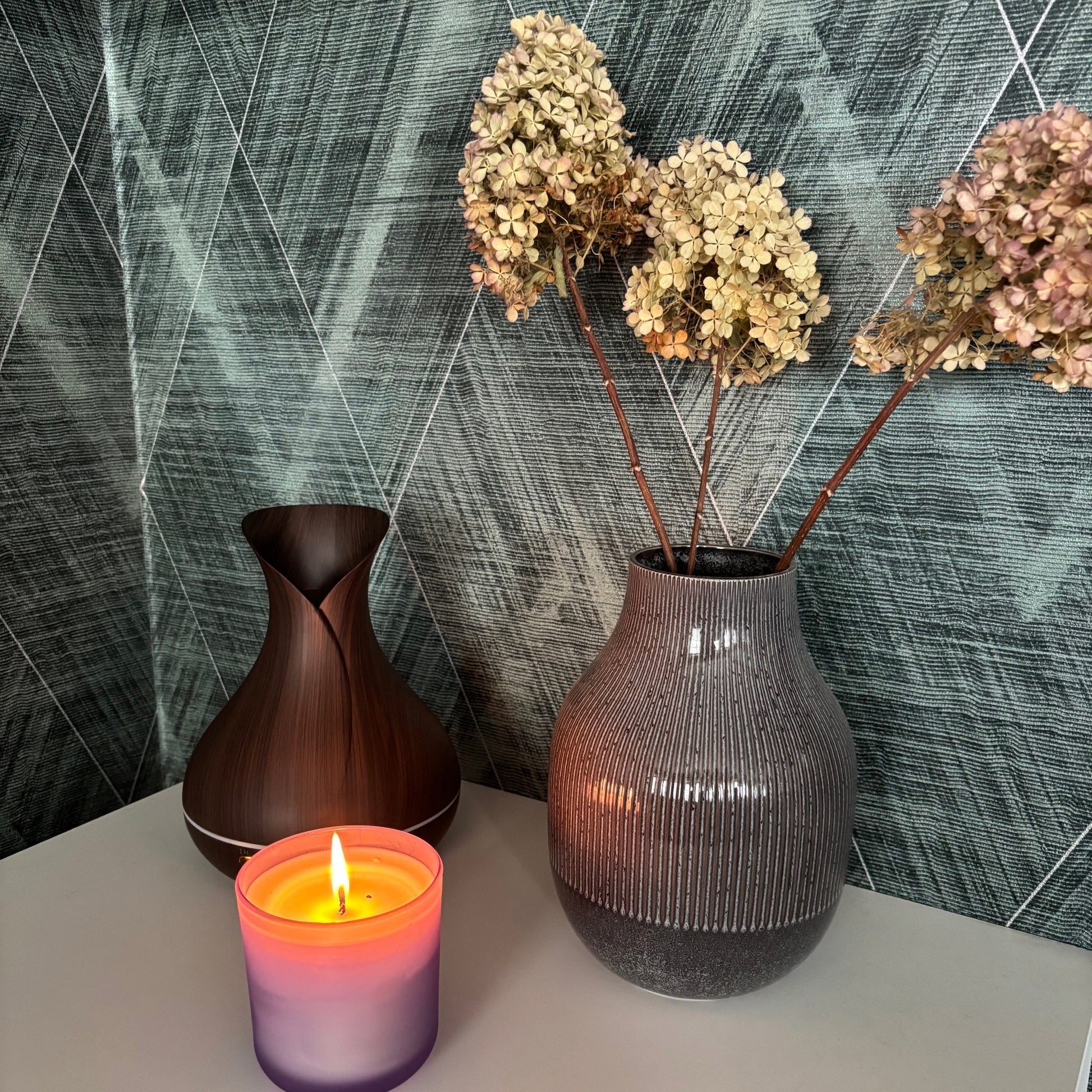 Aroma Diffusor von BeachAndSteam, eleganter Diffusor mit Holzdesign und sanftem Licht für angenehme Raumduftverbreitung