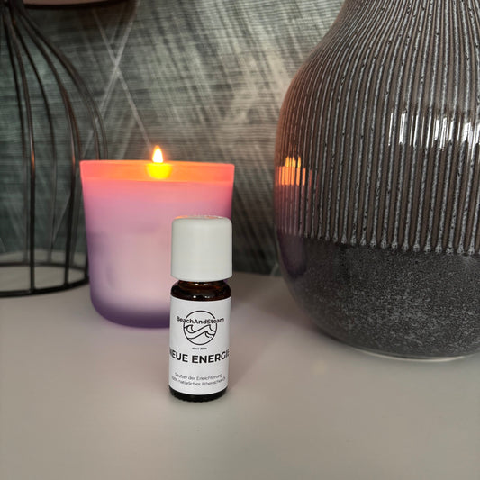 Flasche mit 10 ml New Energy von BeachAndSteam, energetischer Duftstoff in einem klaren Fläschchen
