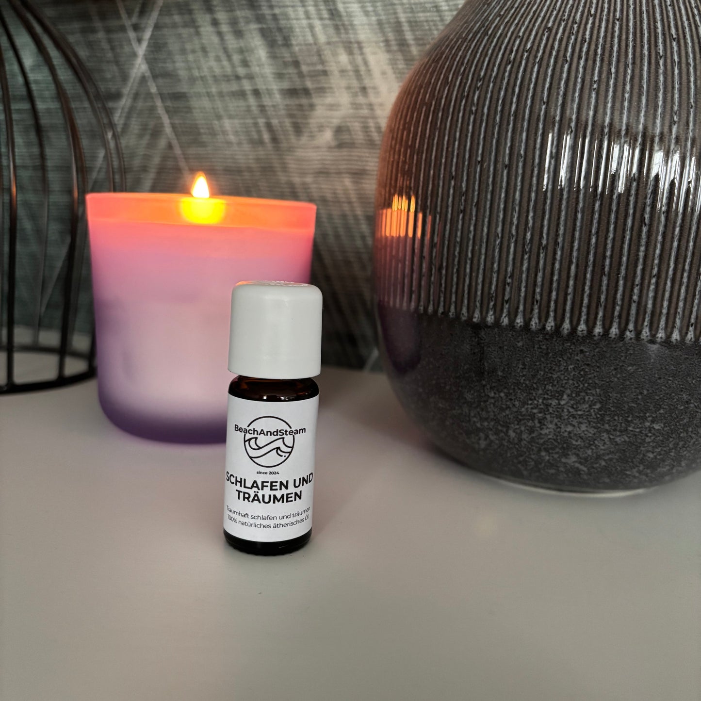 Ätherisches Öl "Schlafen und Träumen" von BeachAndSteam, 10 ml Flasche mit blauer Kappe und aromatischem Tropfenzähler