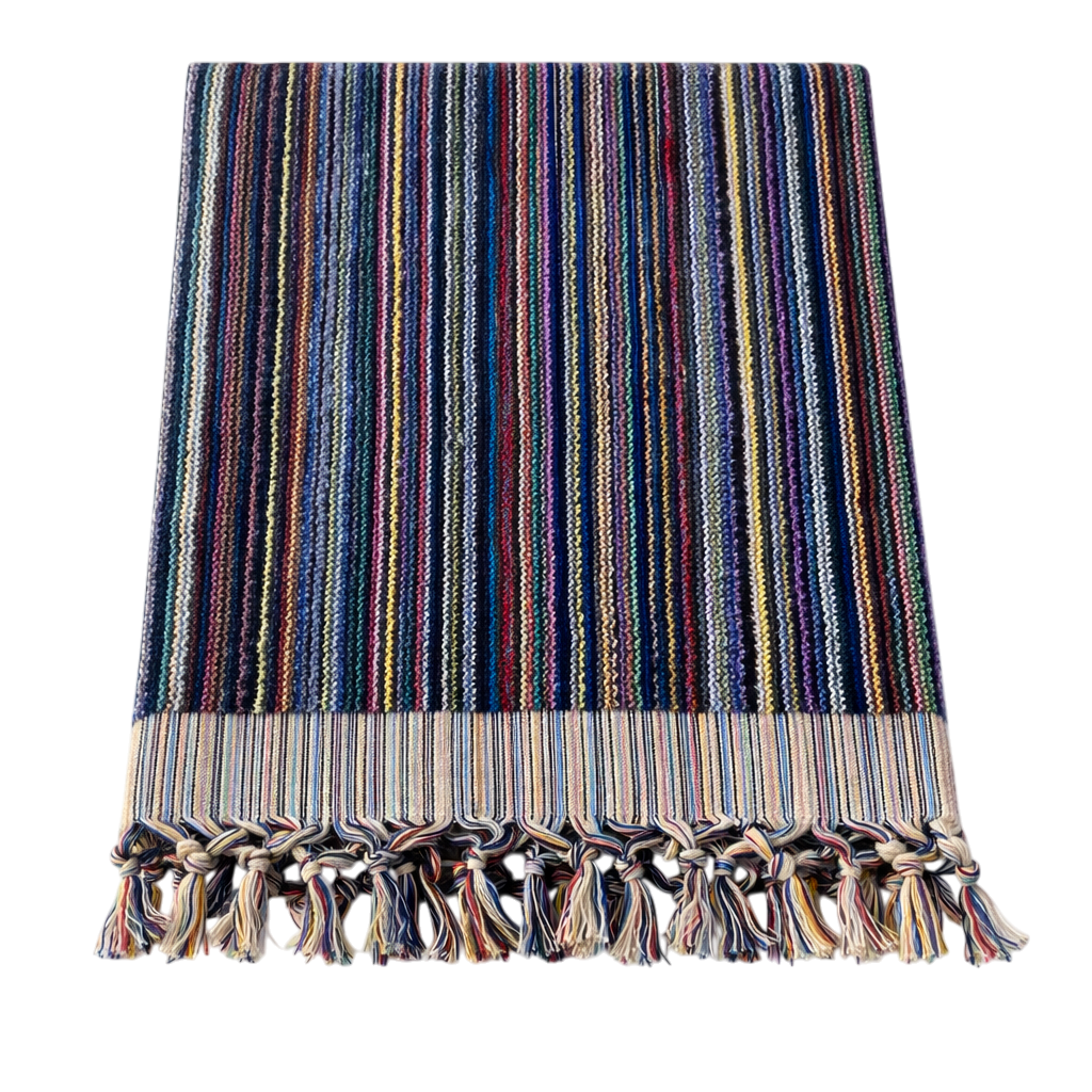 Strickbademantel und Saunatuch von BeachAndSteam aus Baumwolle im gestreiften Design, ideal für Sauna und Wellness.