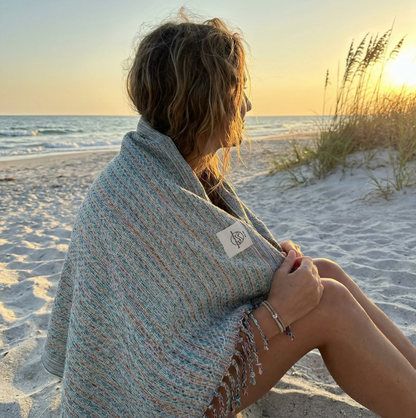 Schwarzes Hamamtuch Ocean von BeachAndSteam aus 100 % Baumwolle, weiches und saugfähiges Strand- und Saunatuch