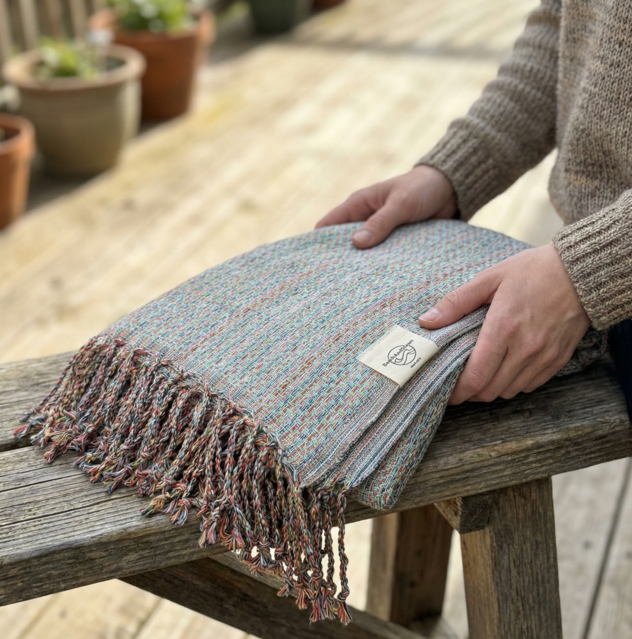 Schwarzes Hamamtuch Ocean von BeachAndSteam aus 100 % Baumwolle, handtuchartige Textur, zum Baden und Entspannen.