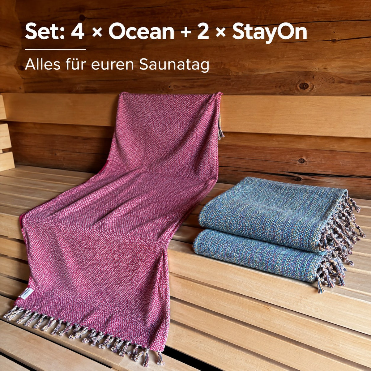 Hamamtuch-Set Paar: 4 × Hamamtuch Ocean und 2 × StayOn, ein StayOn über die Saunabank gezogen