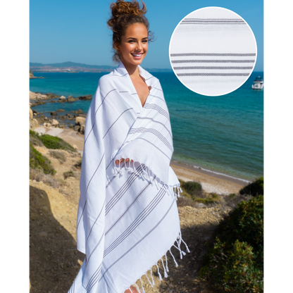 Weißes Hamamtuch Sultan von Samimi, leicht und weich, mit traditionellem Muster, ideal für Sauna und Strand.