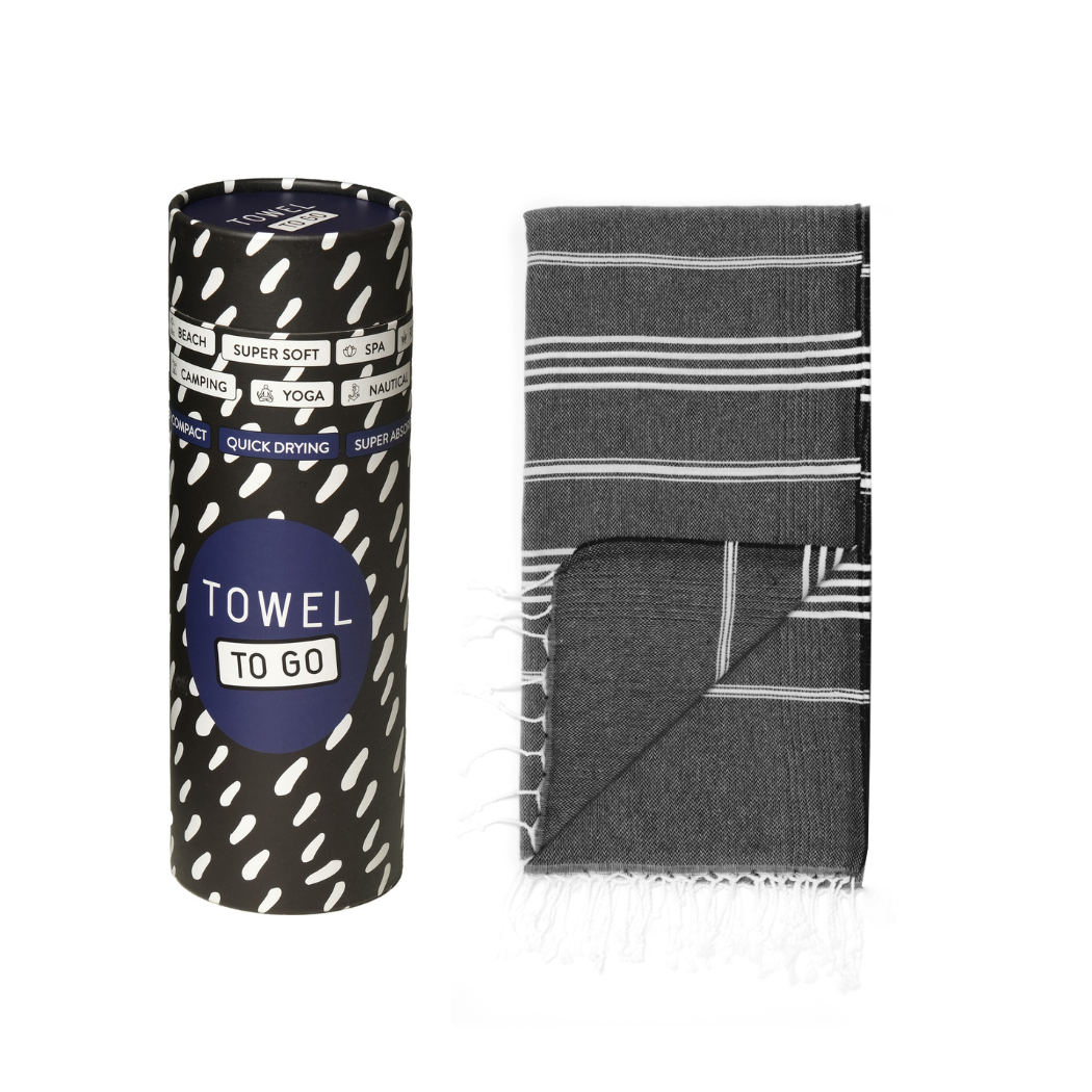 Beiges Hamamtuch aus 100 % recycelter Baumwolle von Towel To Go, leicht und vielseitig, ideal als Geschenk.