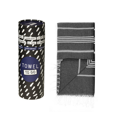 Beiges Hamamtuch aus 100 % recycelter Baumwolle von Towel To Go, leicht und vielseitig, ideal als Geschenk.
