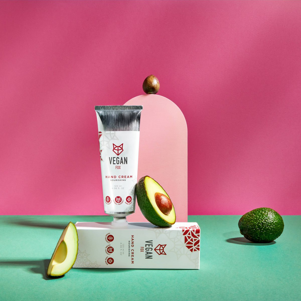 VEGAN FOX Handcreme Nourishing mit Schachtel und Avocados